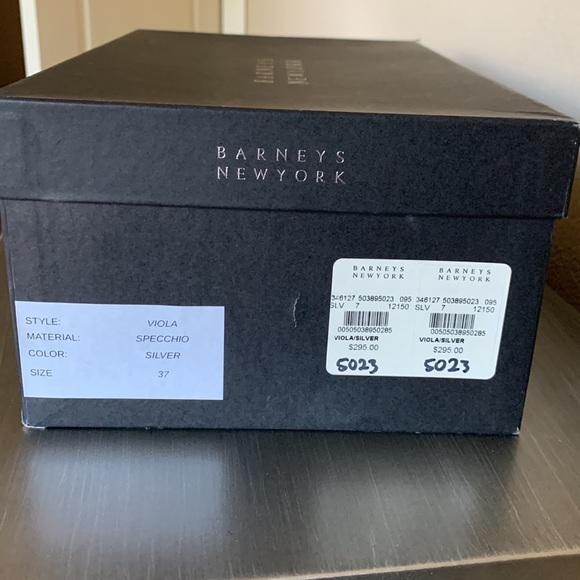 Barneys New York Silver Pumps Size 7. Brand new. - Picture 8 of 11